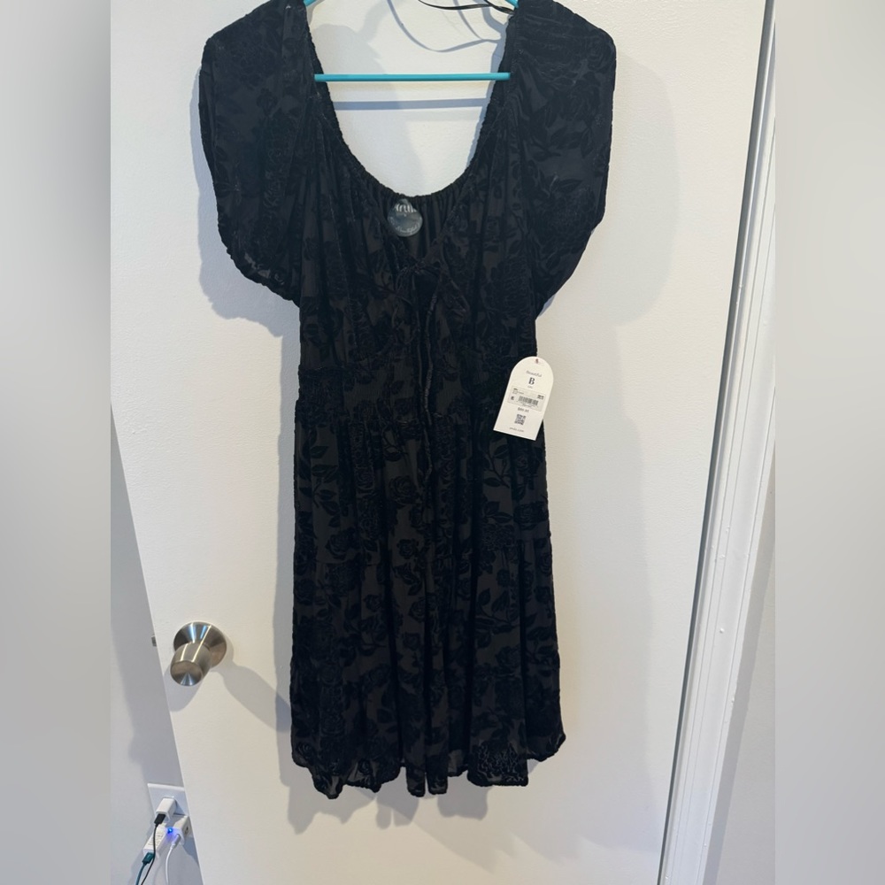 Arula black/velvet dress